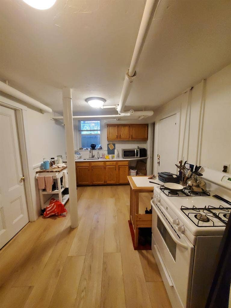 Looking For Long-Term Roommate