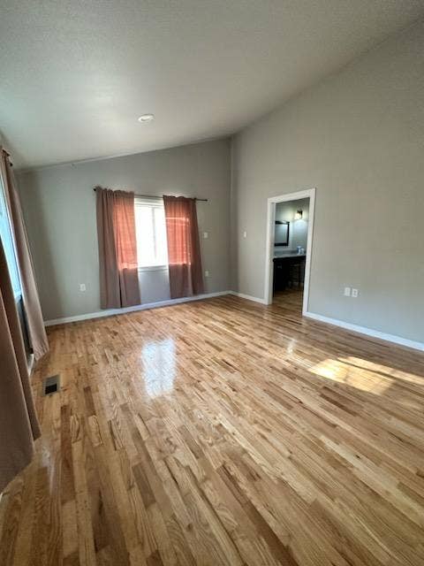 Master Bedroom-Couples Welcome
