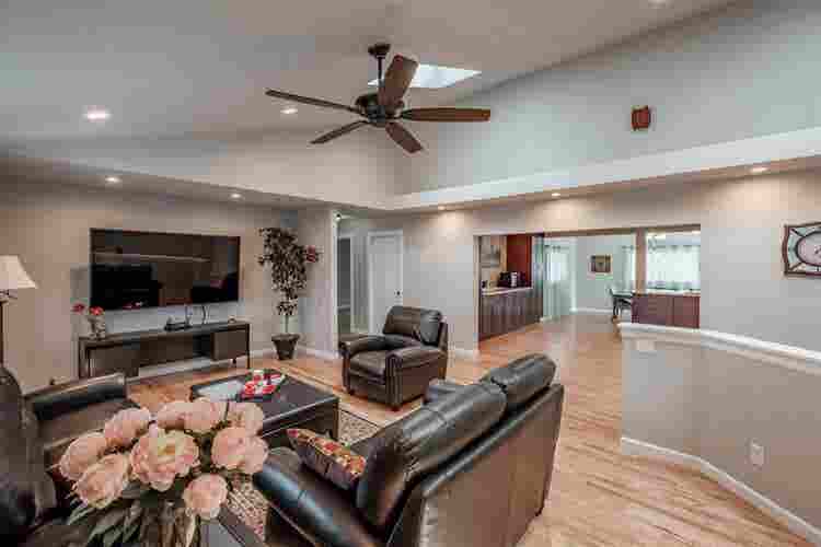 Master Bedroom-Couples Welcome