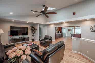 Master Bedroom-Couples Welcome
