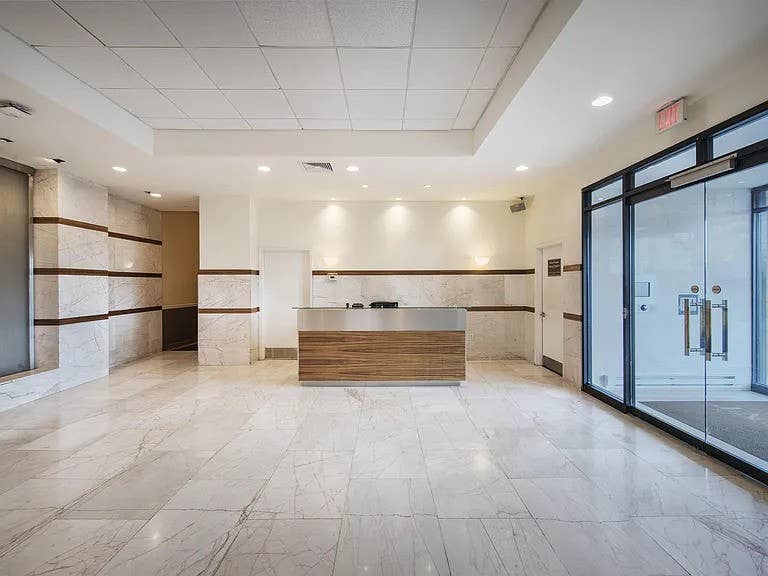 🏙️Luxury Living at Liberty Harbor!