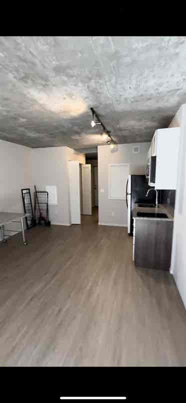 SUBLEASE RENT SPECIAL