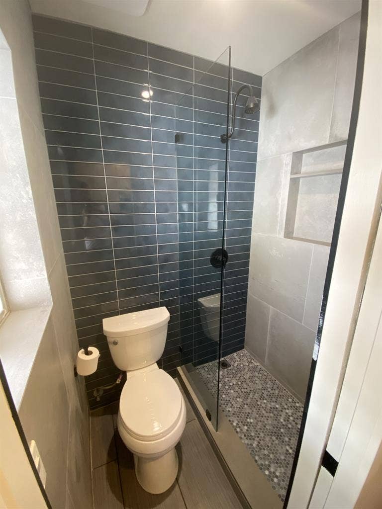 Quiet studio-gay friendly.