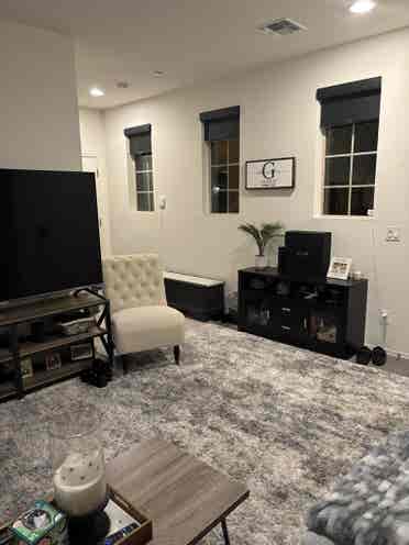 1 bedroom/private bathroom
