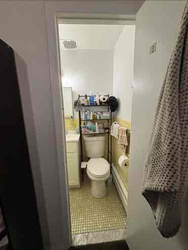 Seeking a subletter for room in Bx