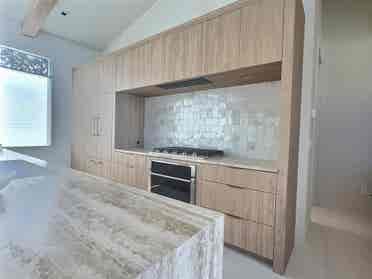 Room in Luxe Home - Utilities Incl