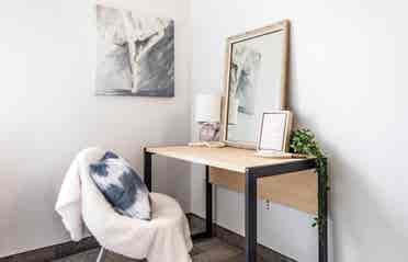 Student Room for rent (May 1st)