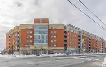 Student Room for rent (May 1st)