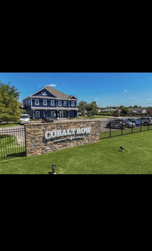 Room for rent cobalt row