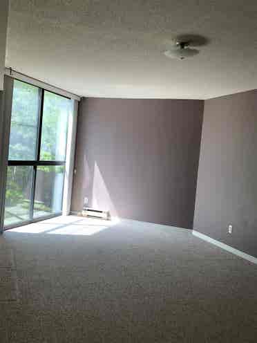 Large1-Bdrm+Den CondoSqOne, Mississ