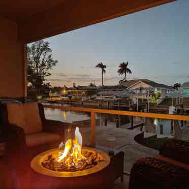 Close to ft Myers Beache Night life