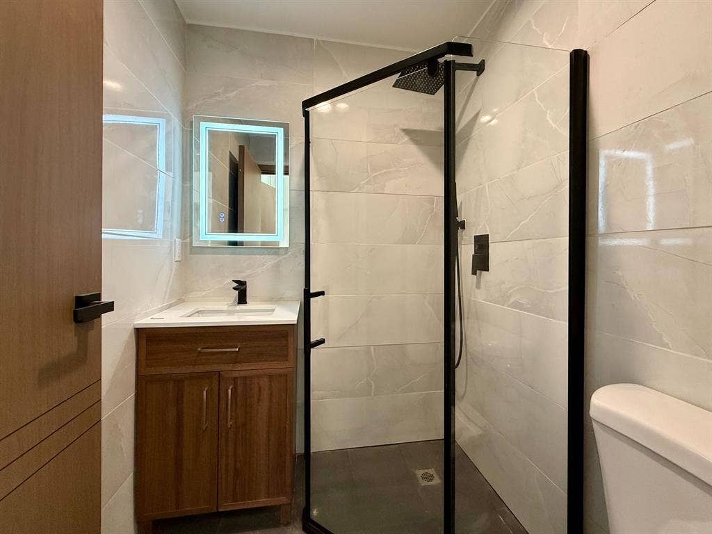 Los Feliz Private Suite - Brand New