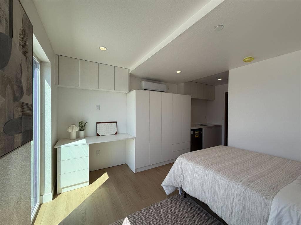Los Feliz Private Suite - Brand New