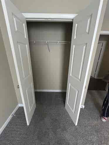 Female Roomate Wanted