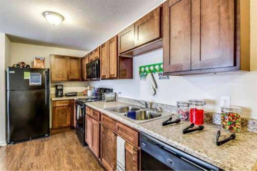 Need someone to take my lease!!!
