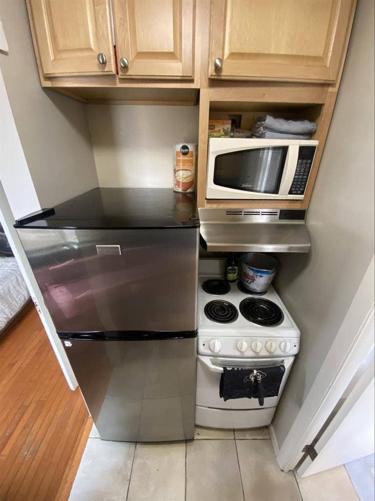 One bedroom apartment on the Hill