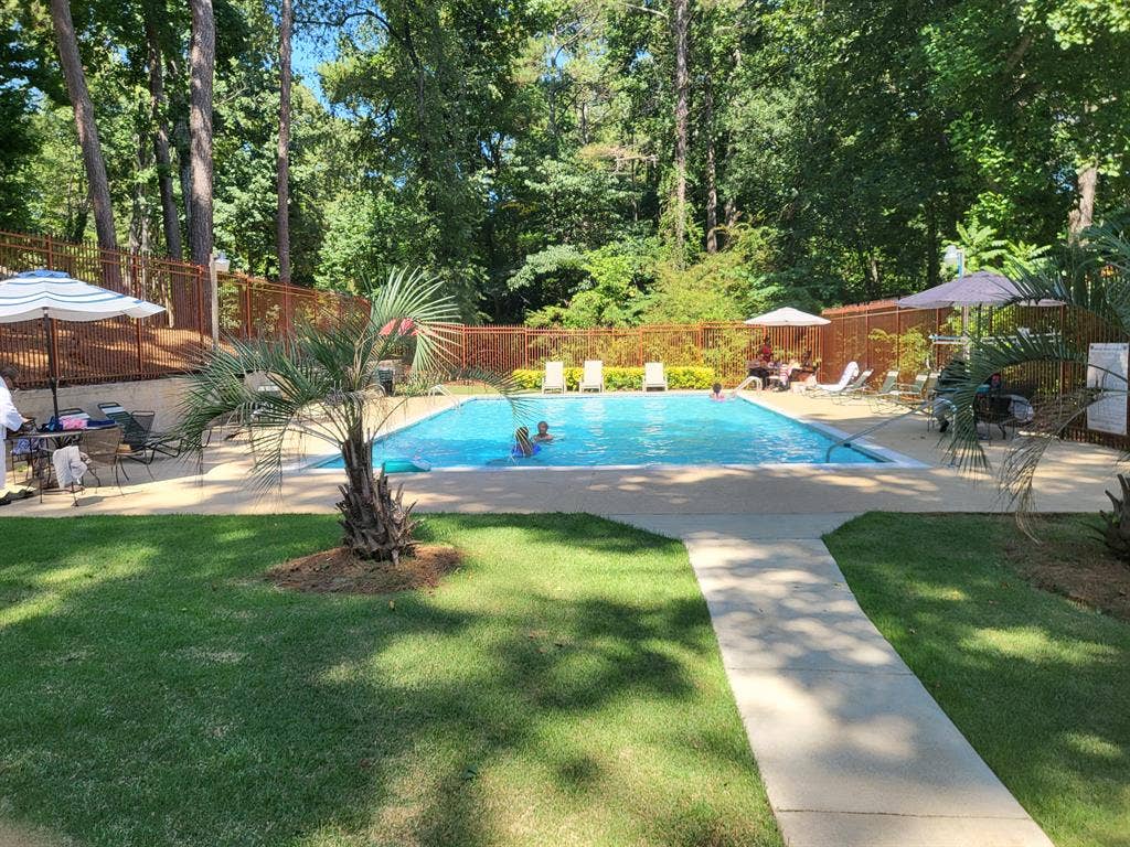 Tranquil Townhouse n Stone Mountain