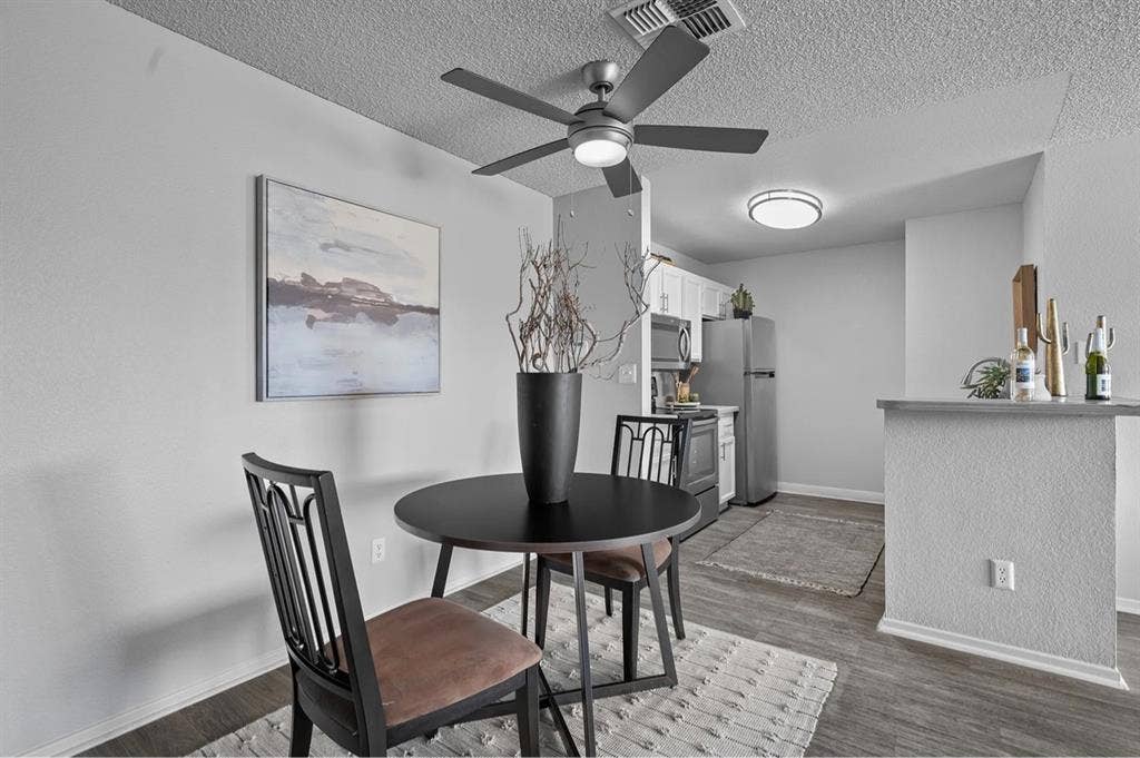 Room w/ bathroom in Chandler, AZ!