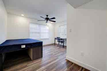 Private Bedroom Next to Rice Campus