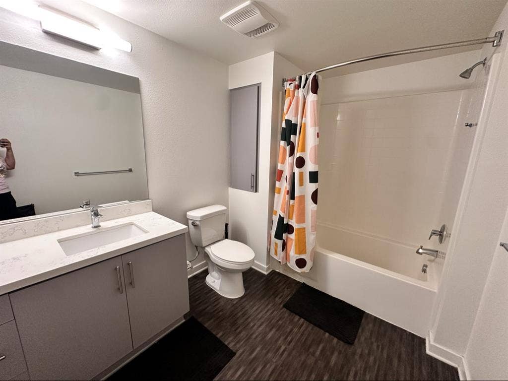 Furnished master bedroom for rent