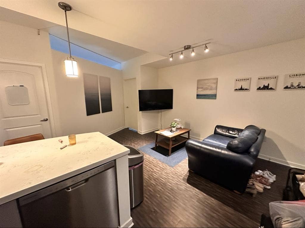Furnished master bedroom for rent