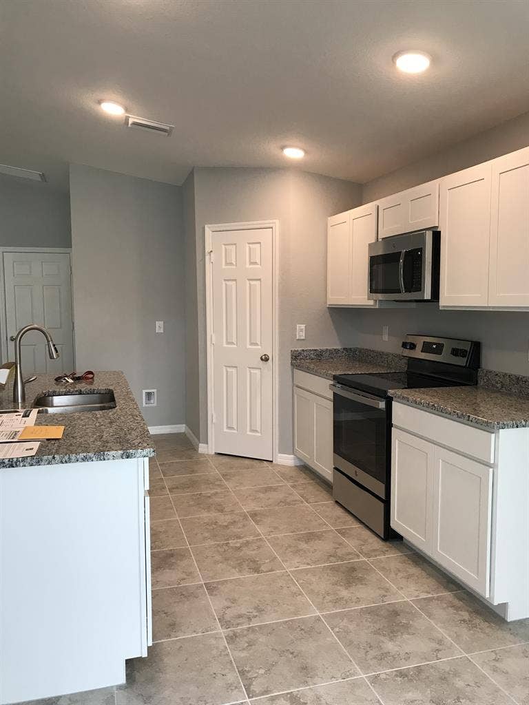 Master Bedroom w/ Private Bathroom