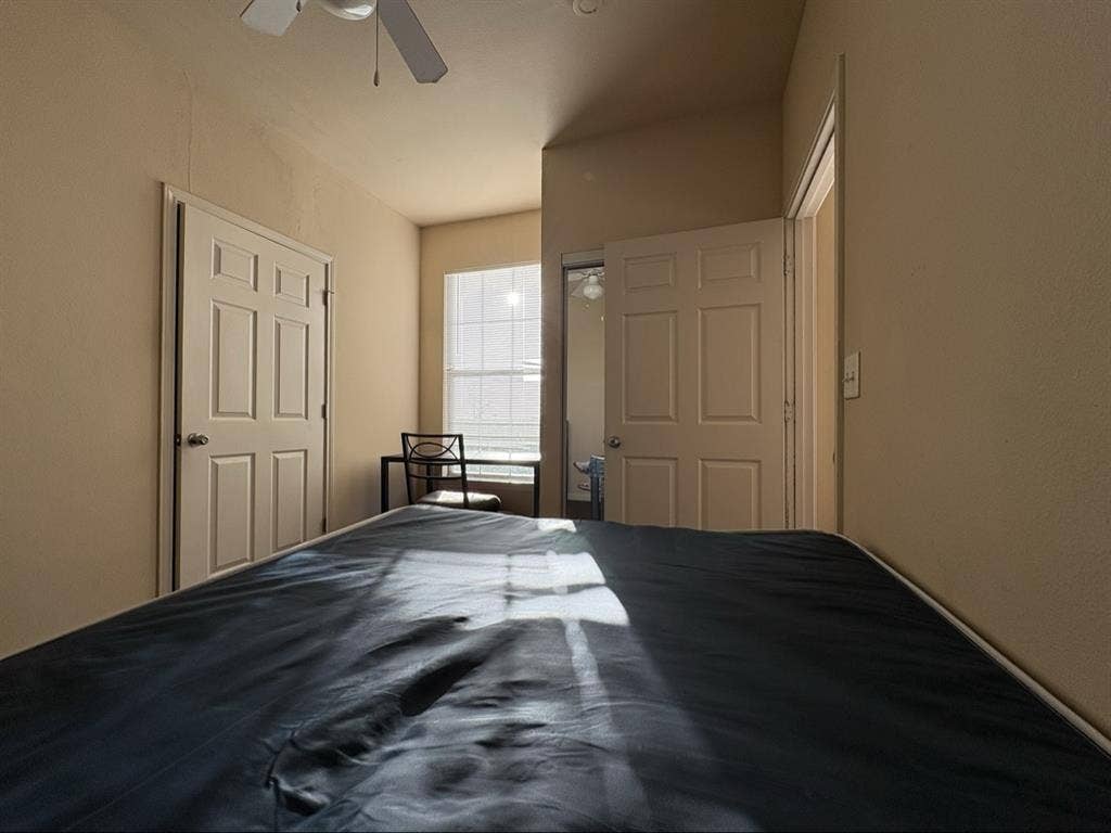 Encore at Sam Houston room sublease