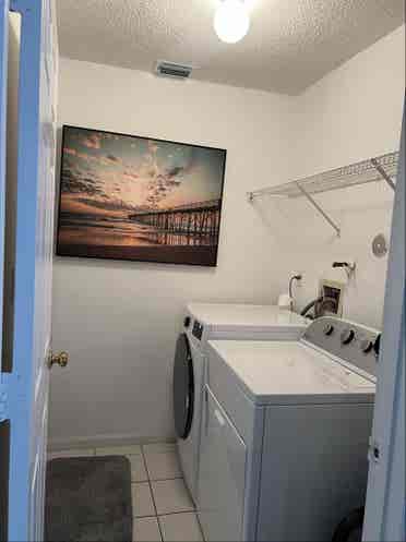 Small furnished room for rentt