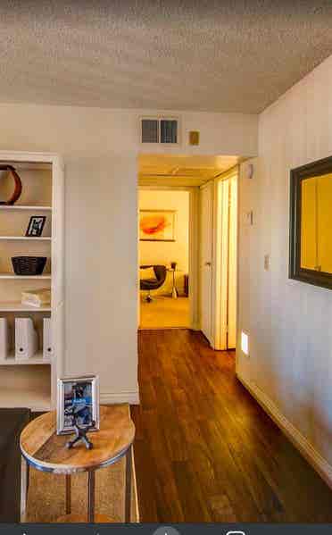 Private room available inTempe $