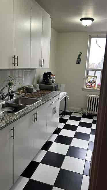 Spacious room in Yonge and Eglinton