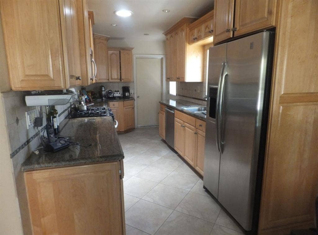 Room for rent,Shared restroom. $