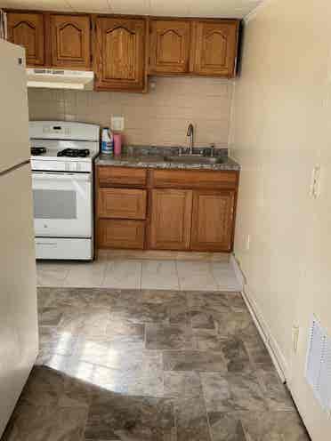 1 bedroom and 1 bath n backyard