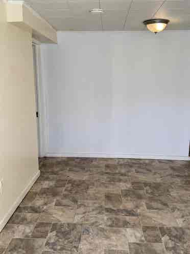 1 bedroom and 1 bath n backyard