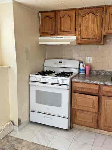 1 bedroom and 1 bath n backyard