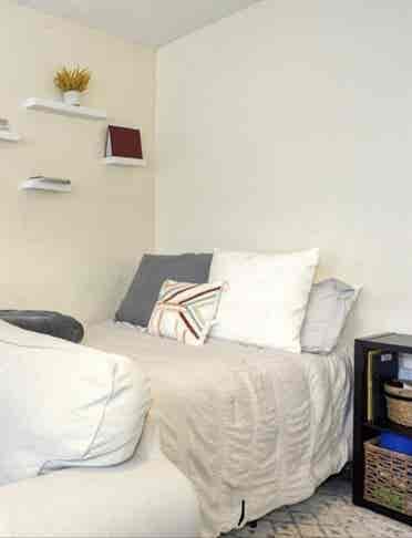 One bedroom for rent!!