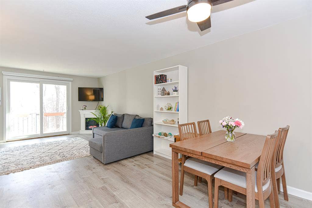 Commuter friendly location near