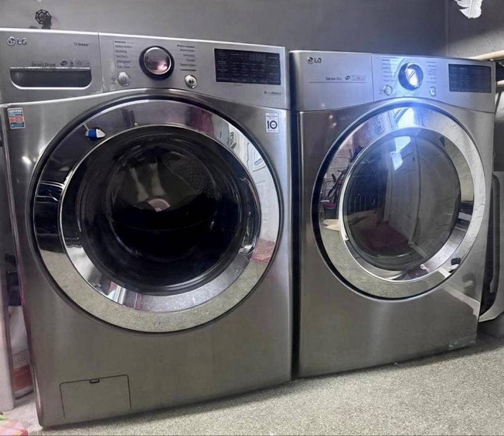 Just min from beach or dt st.pete