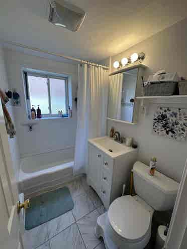 Looking for 1 Roommate in 2Br Apt