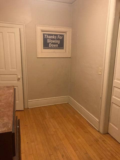 Looking for 2 roommates