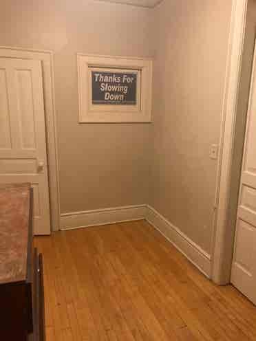 Looking for 2 roommates