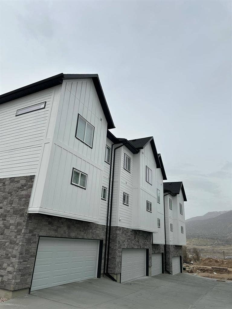 Room for rent in Sout Weber Ut