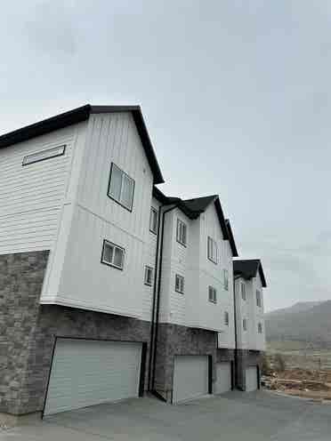 Room for rent in Sout Weber Ut