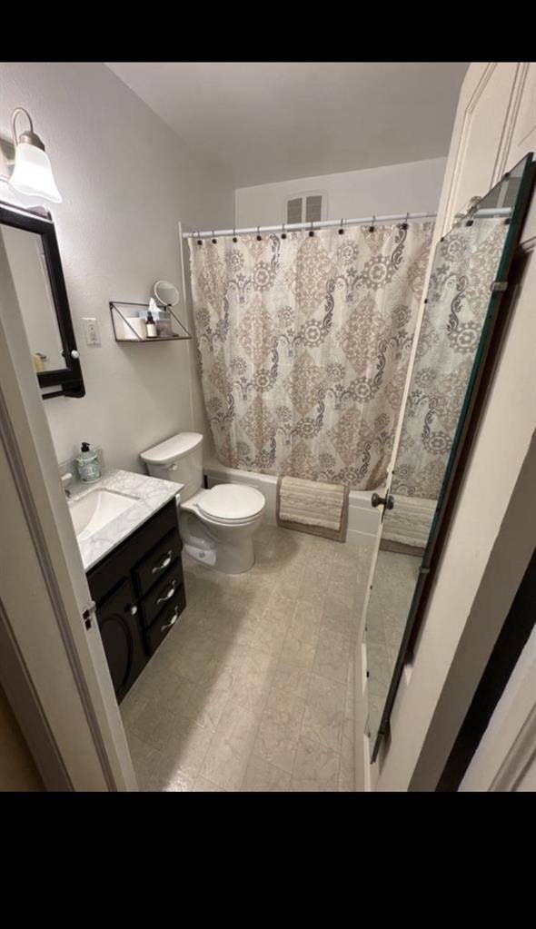 Room to Rent in Avenues