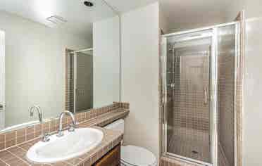 Bedroom available 
in gorgeous home!