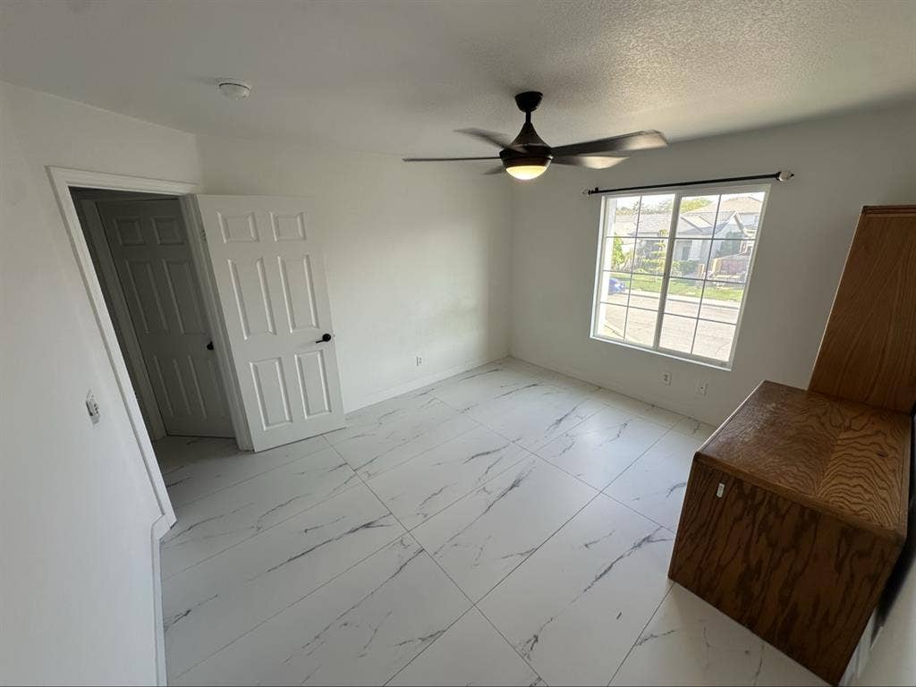 Monthly rental - minimum 3 months