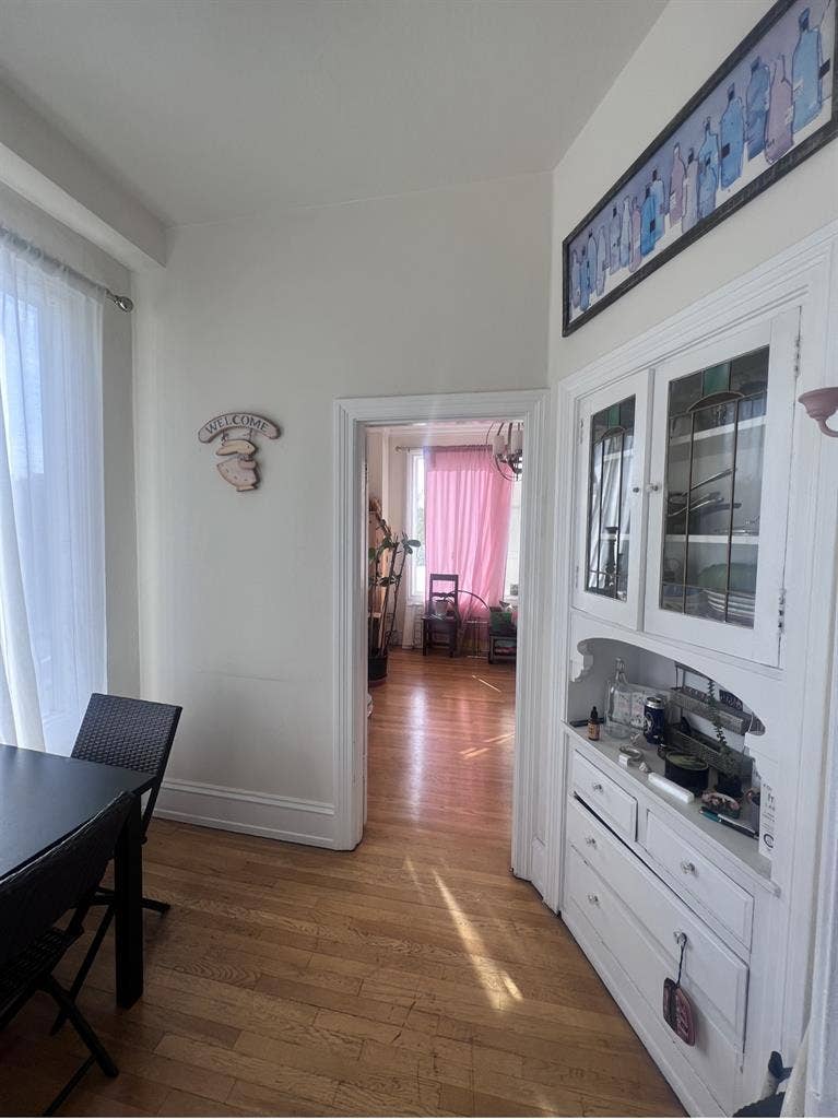 Spacious apt right on Lake Merrit
