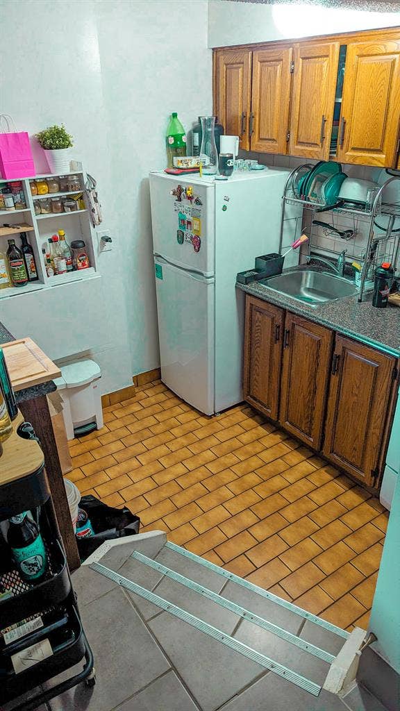 2-bedroom for sublet in Parkdale
