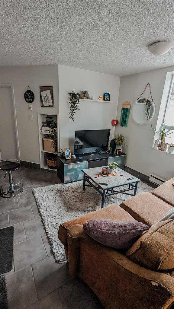 2-bedroom for sublet in Parkdale