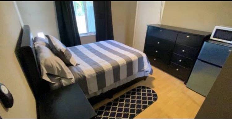 Nice quiet room for rent