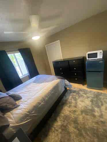 Nice quiet room for rent